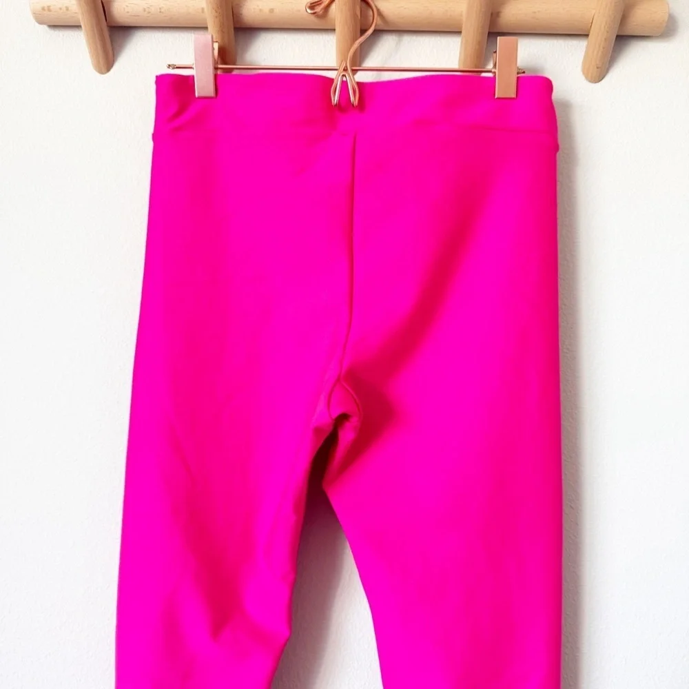 ALO Airlift Hot Pink Cropped High Rise Leggings